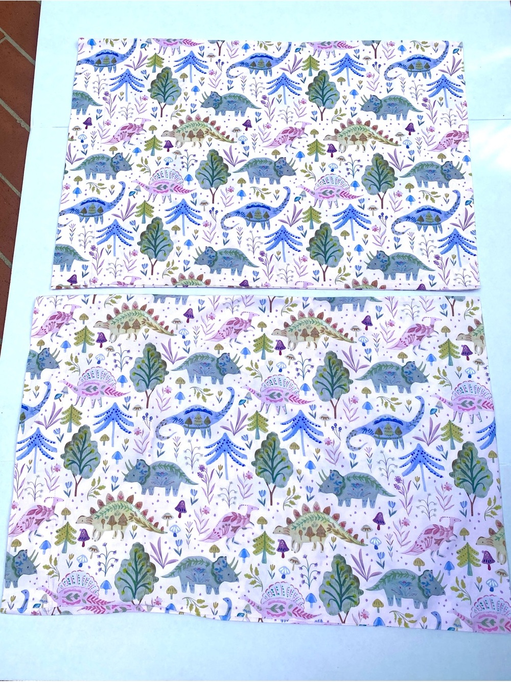 Pottery Barn Kids Queen Flat Sheet + 2 Pillowcases * Pink Dinosaurs *